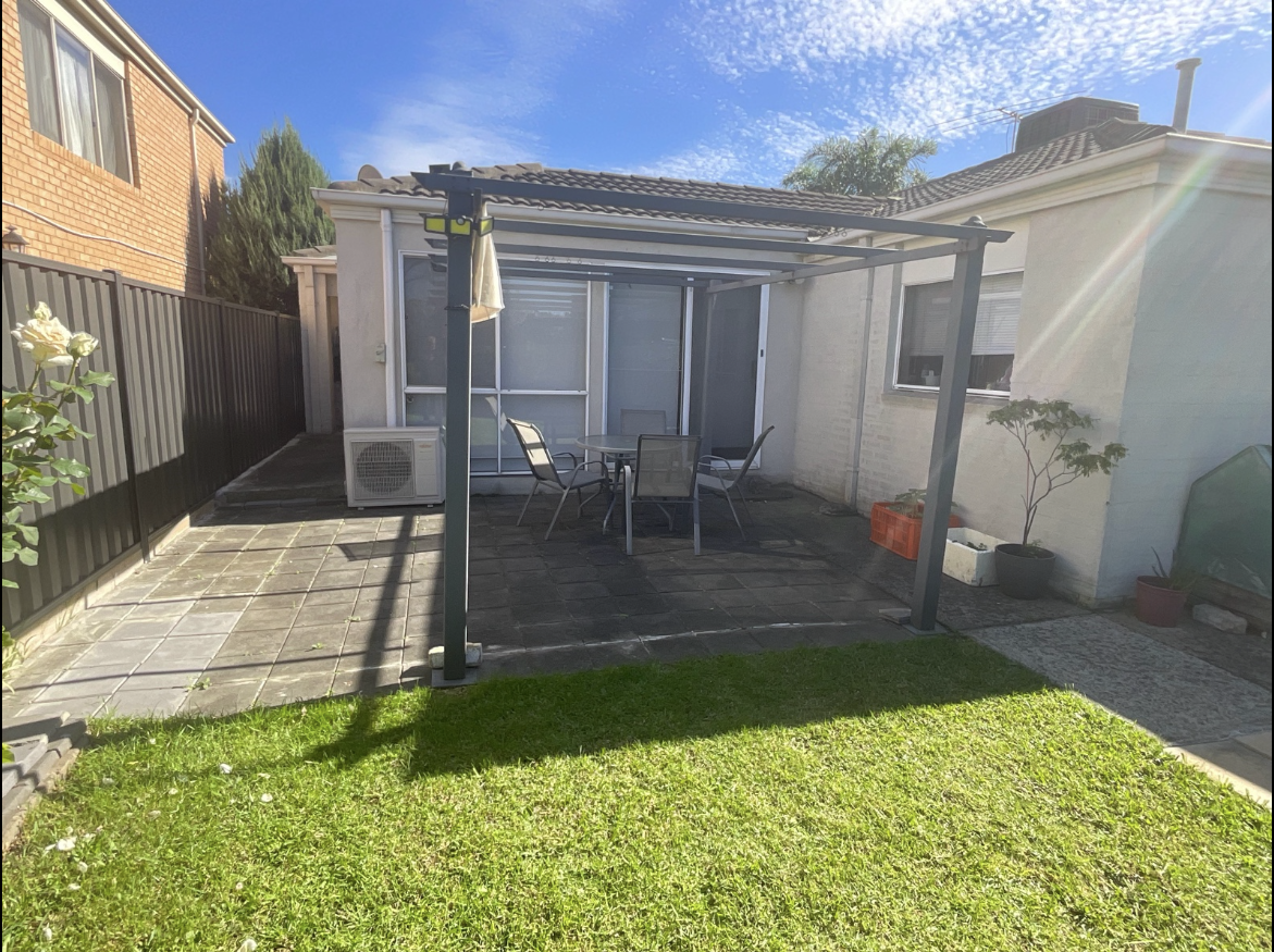Insulated Pergola in Endeavour Hills Before 1