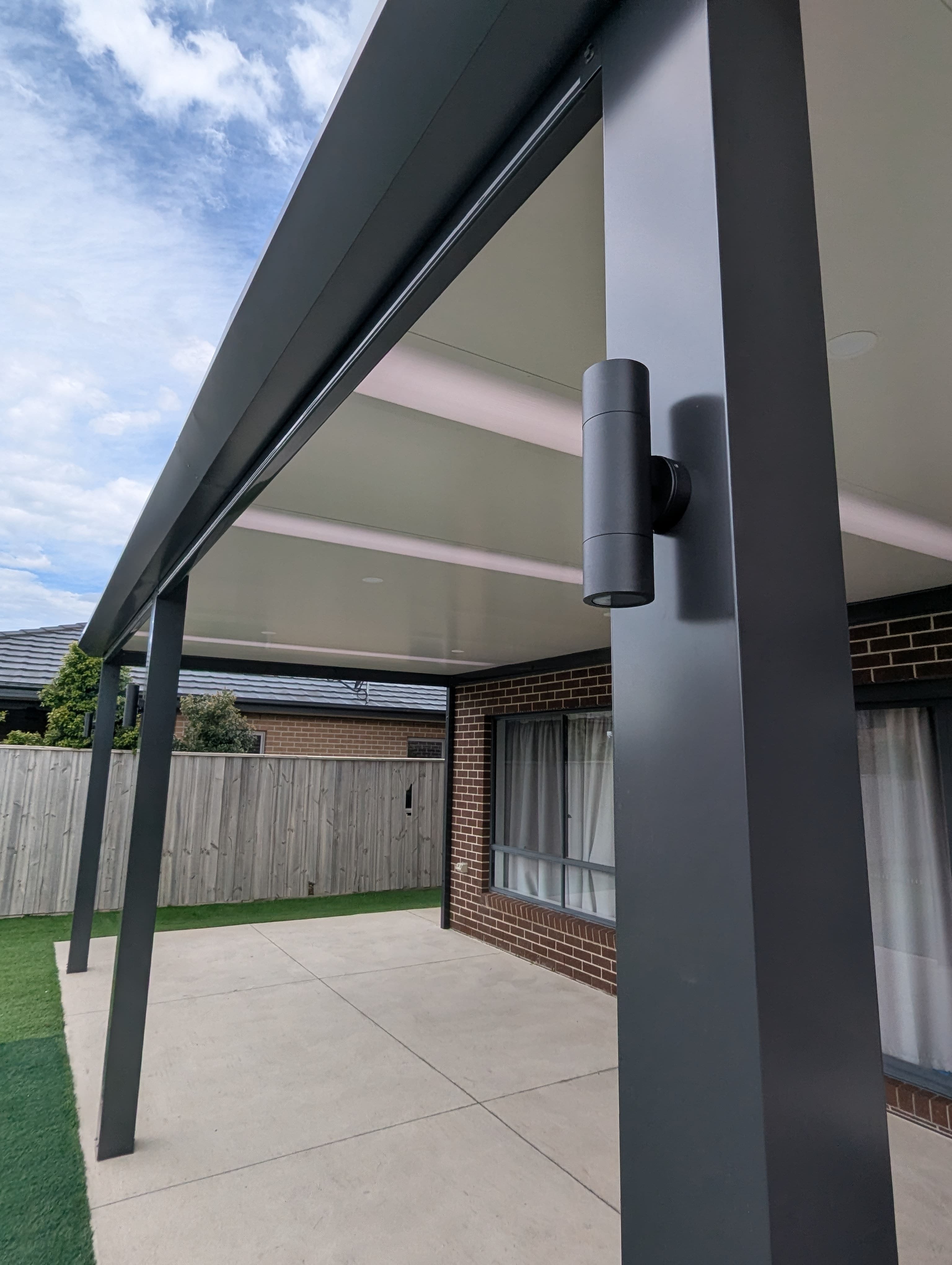 Insulated patio with CoolLight in Officer After 7