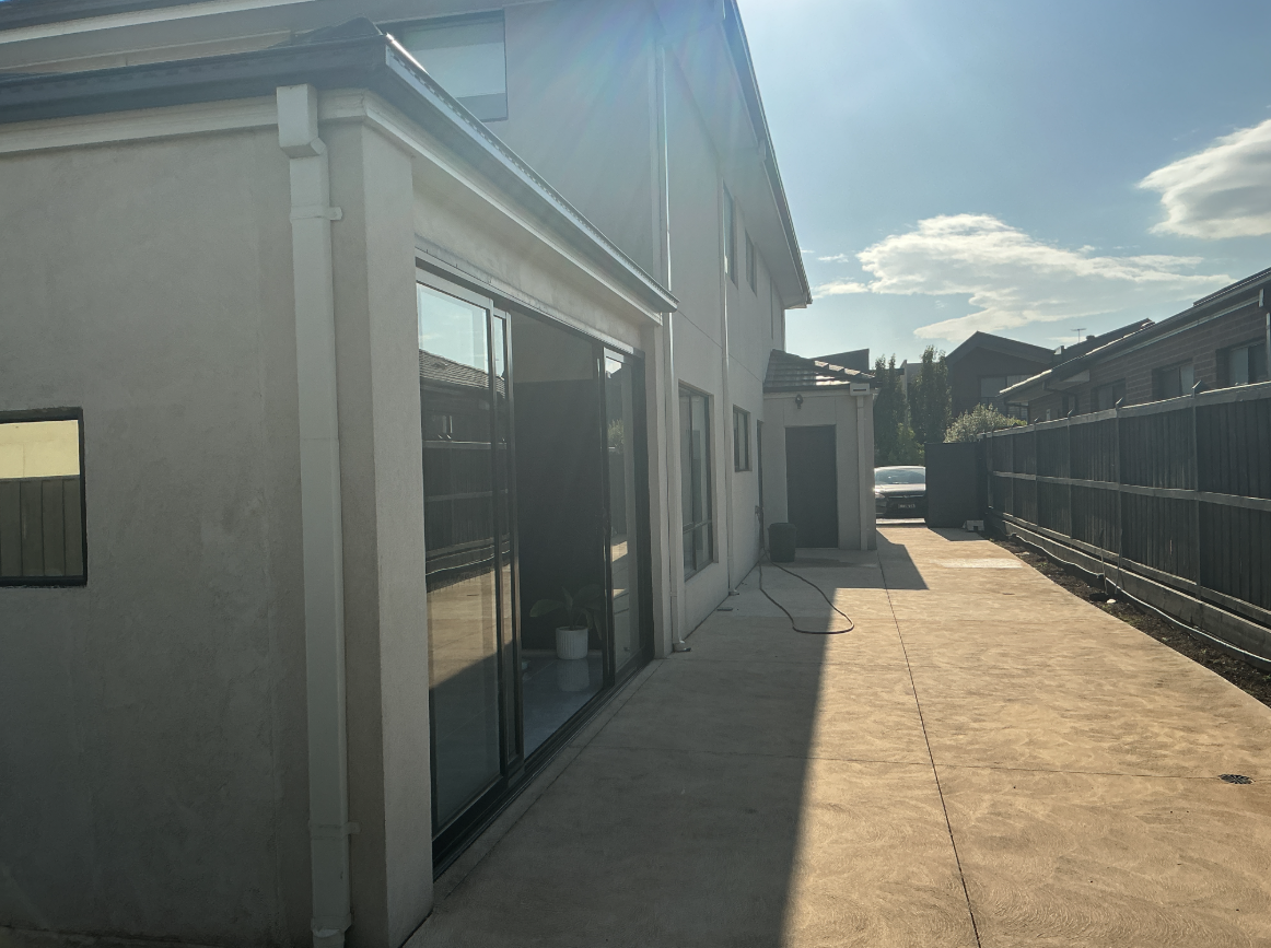 Insulated Patio in Truganina Before 1