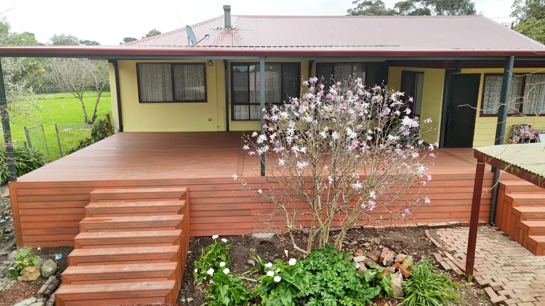 Colorbond Pergola and Decking in Cranbourne South